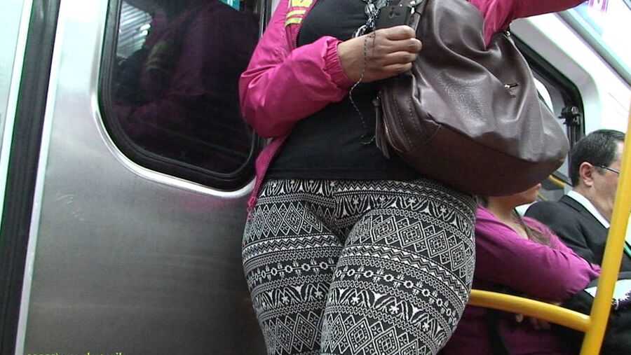 candid dominican ass at subway GLUTEUS DIVINUS