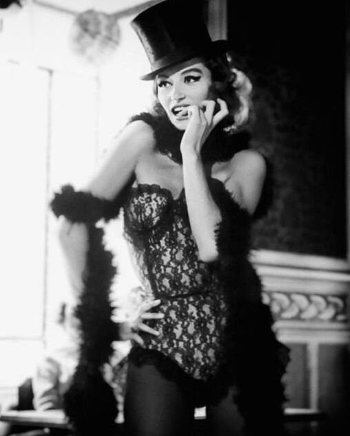 SCREEN GRILS VIII - BURLESQUE