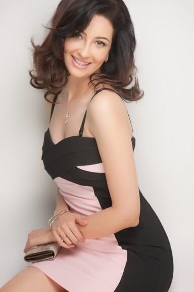 Soumya tandon sexy hot body