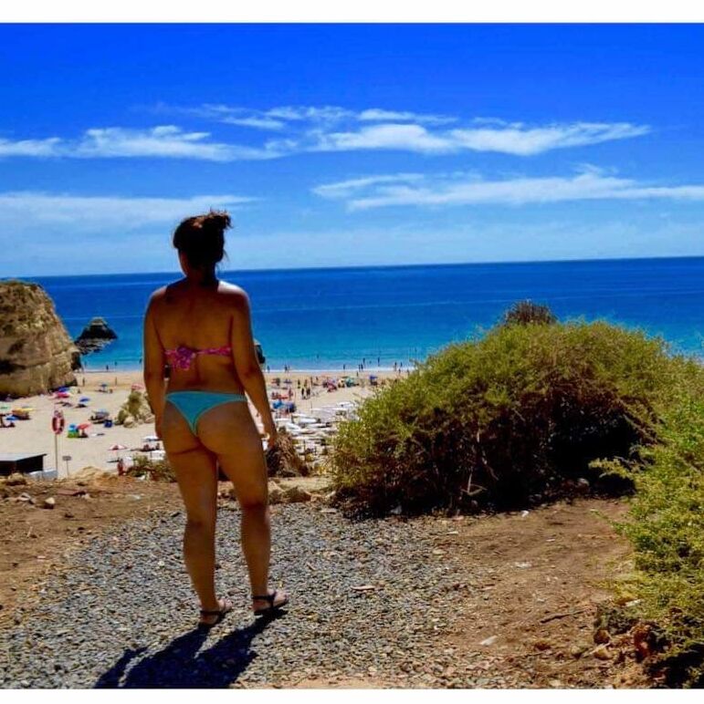 Milf Andreia D - comment and rate