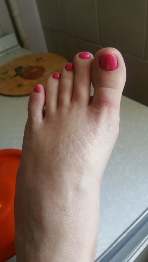 My wife&;s fingers! Manicure, pedicure, hairstyle, pisi)