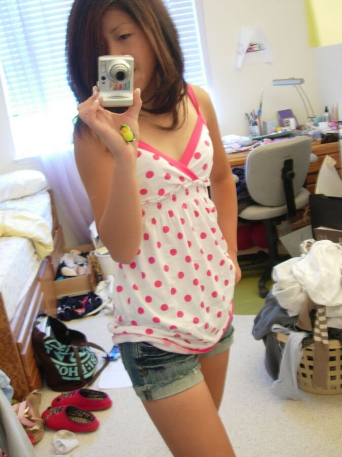 Japanese Girlfriend Selfie Nudes