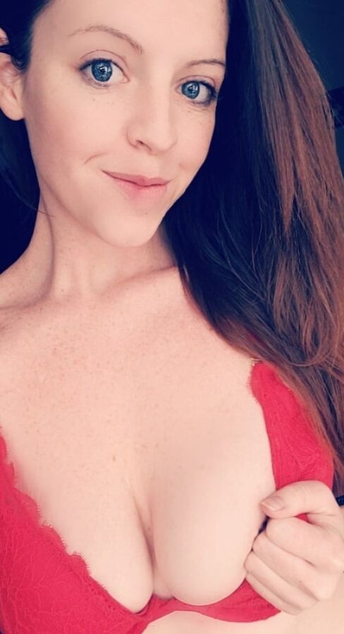 Sexy Young Milf Caitlyn