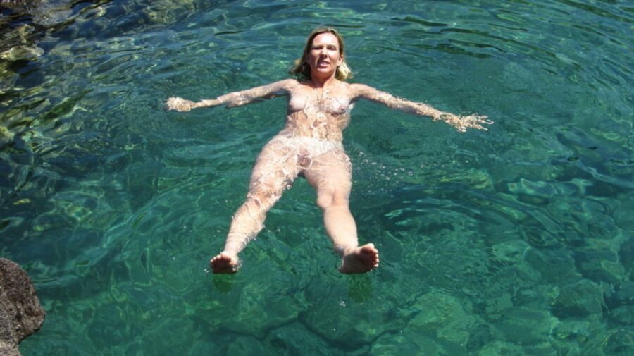 Big Tits Under Water