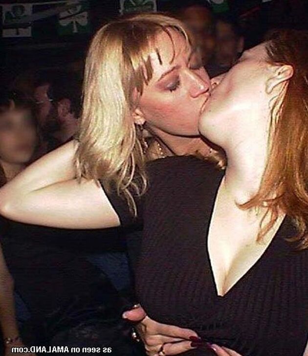 KISSES (BESOS)