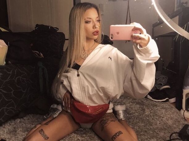 Vicky putita tattoo