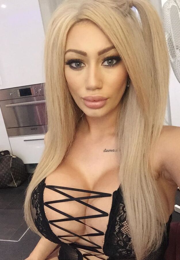 Big Tits &amp; Bimbos