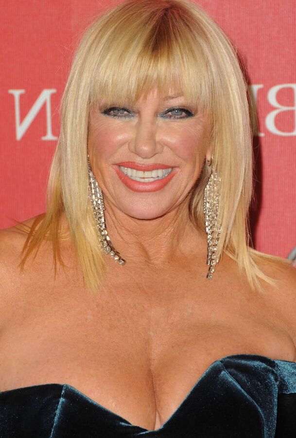 Celebrity Boobs - Suzanne Somers