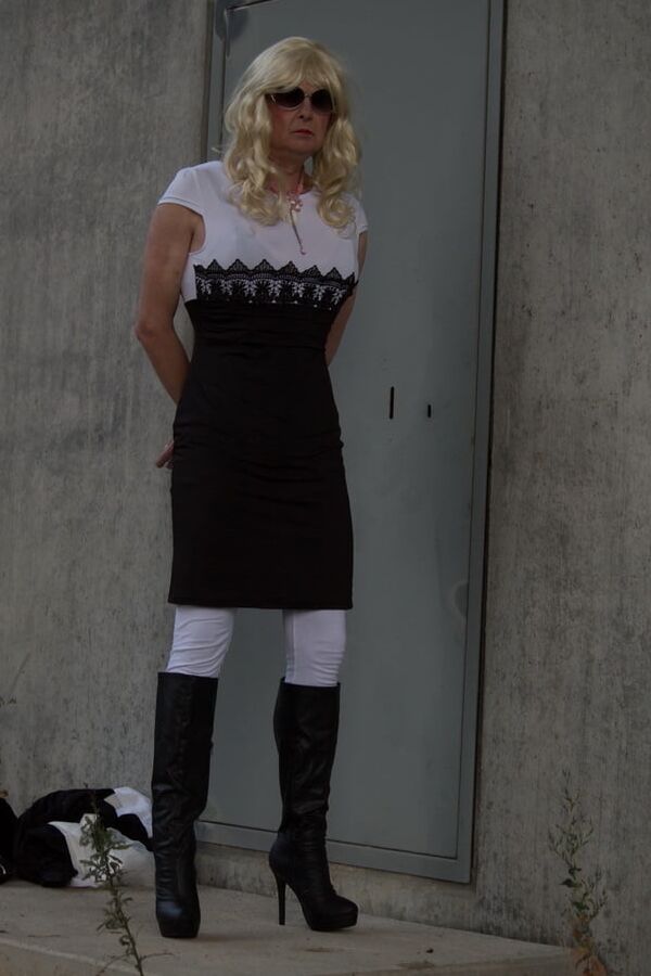 Zofe Karin Nr  ist devot mit Mieder u Nylons  Dresden