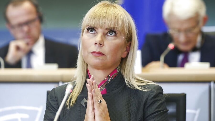 Brutal schoene Frau