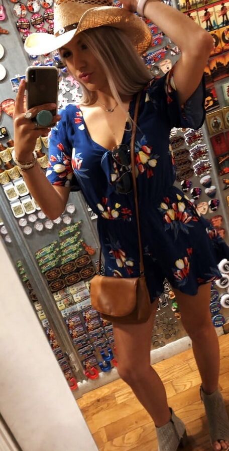 Attractive Virginia Girl And Armenian Mom Of