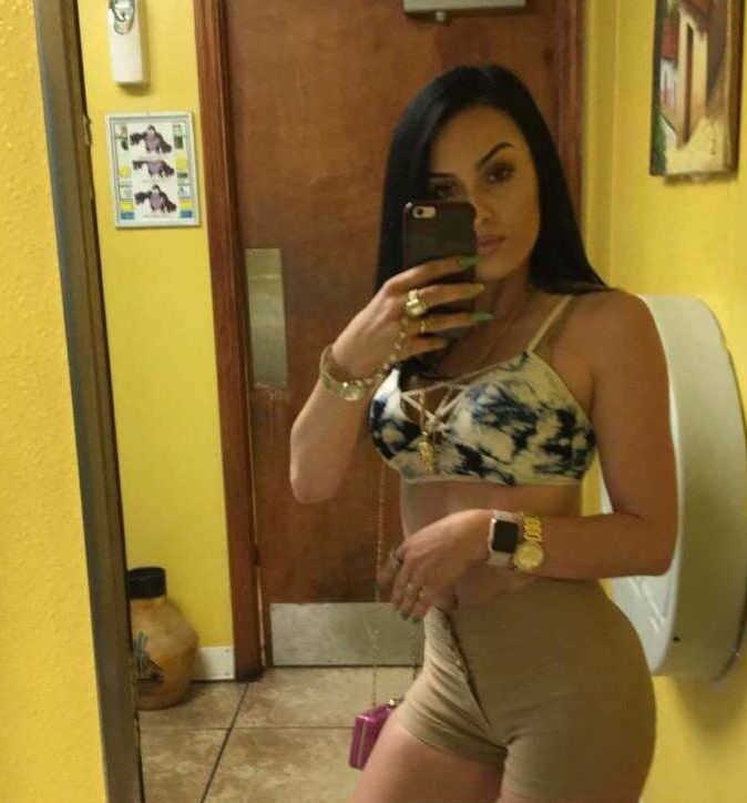 Attractive Virginia Girl And Armenian Mom Of