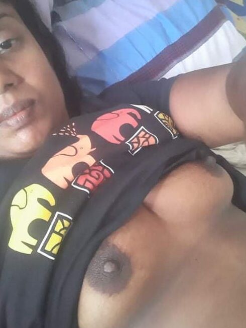 Dark tits