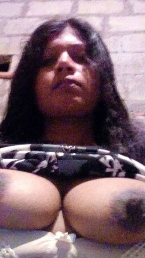 Dark tits