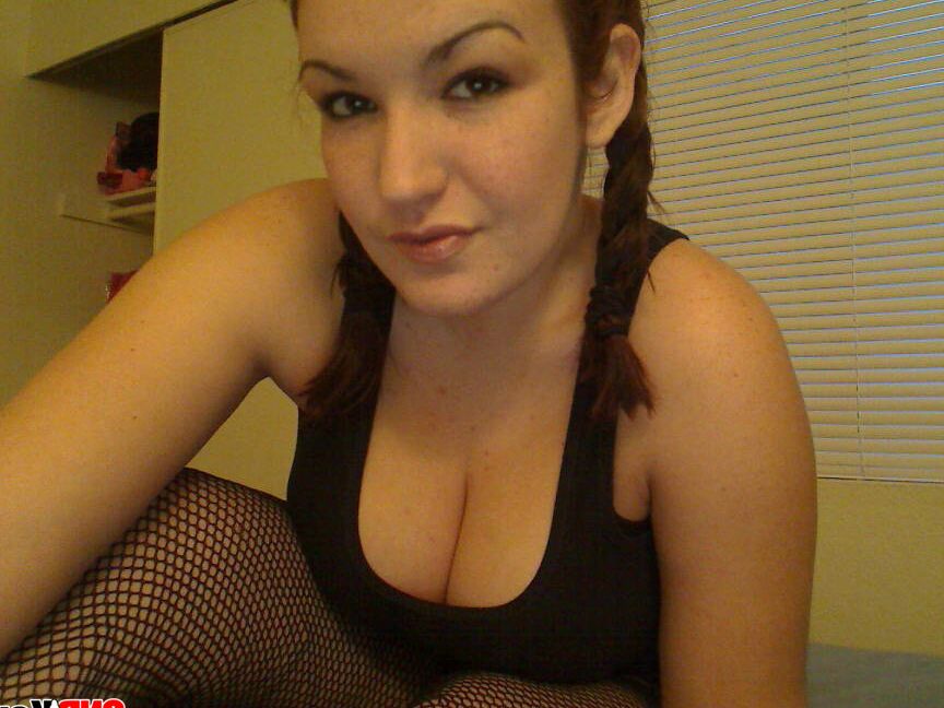 Ex Camgirl Turned YouTuber