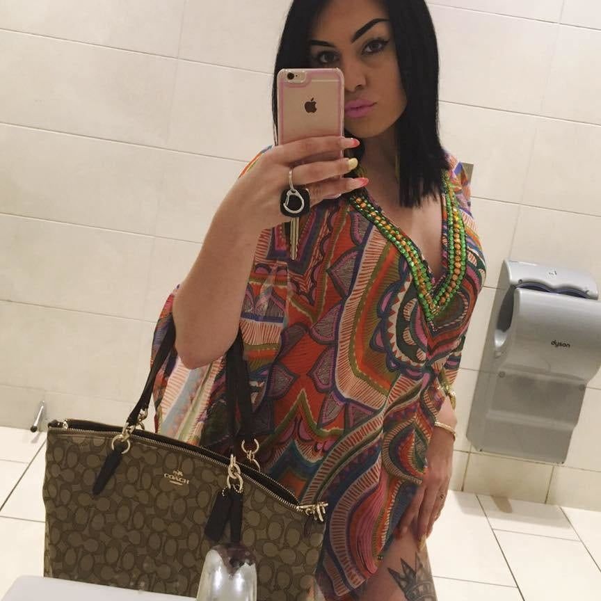 Attractive Virginia Girl And Armenian Mom Of