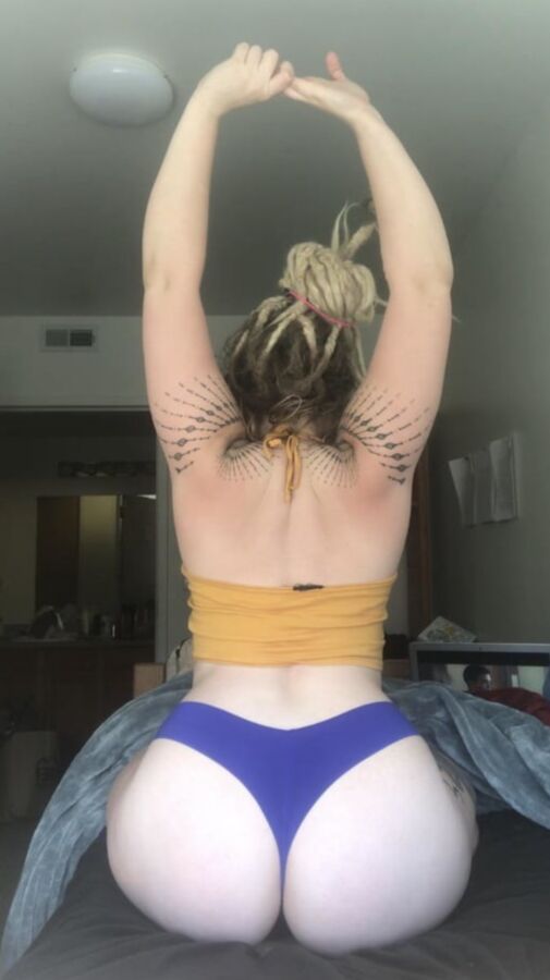 Feet, Big booties and Etc
