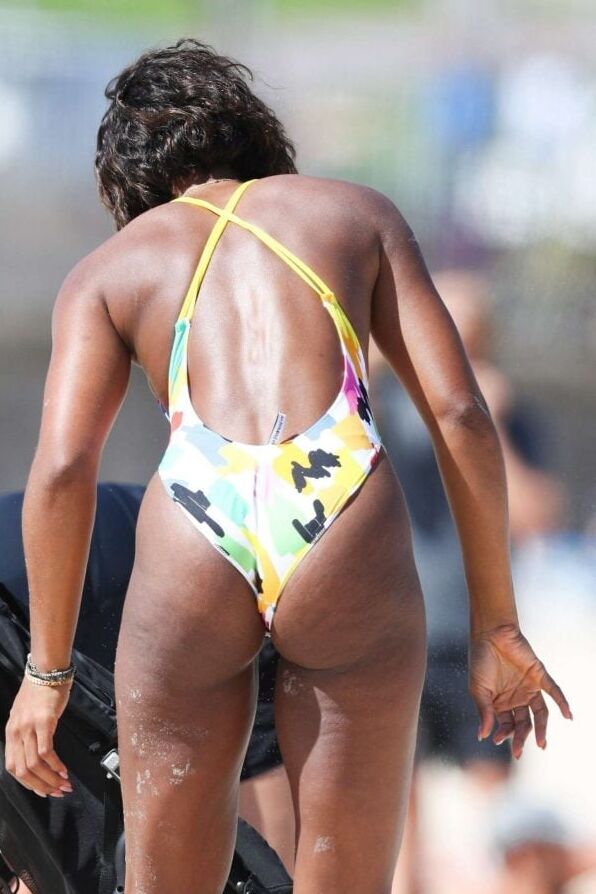 Kelly Rowland ass and tits in bikini