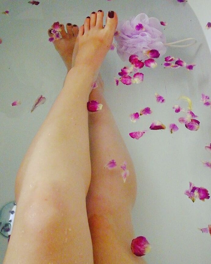 Sexy &amp; Chubby Legs
