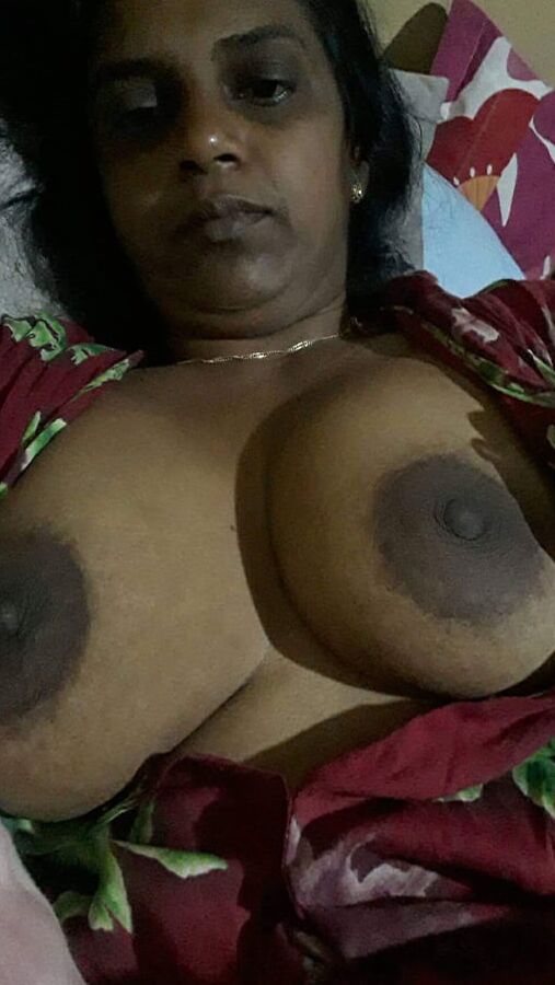 Dark tits