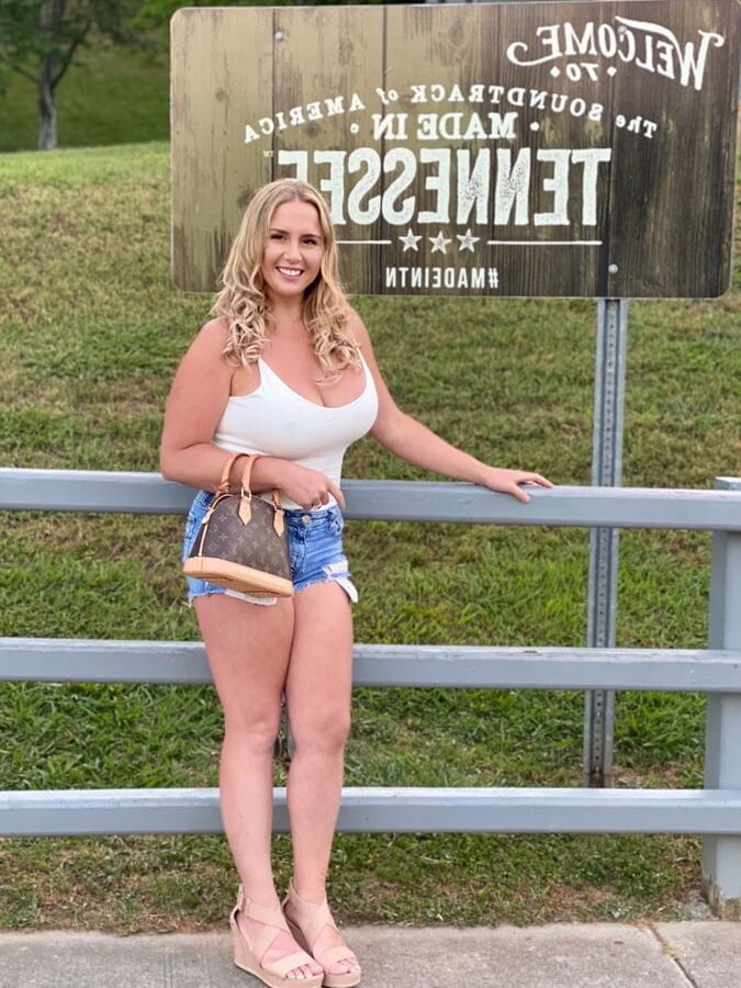 Thick Blonde PAWG