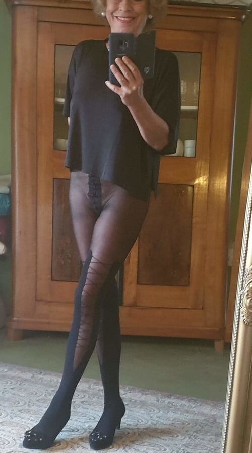 Hot pantyhose Mom