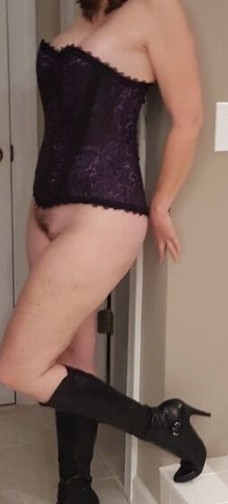 Sexy matures in corsettes