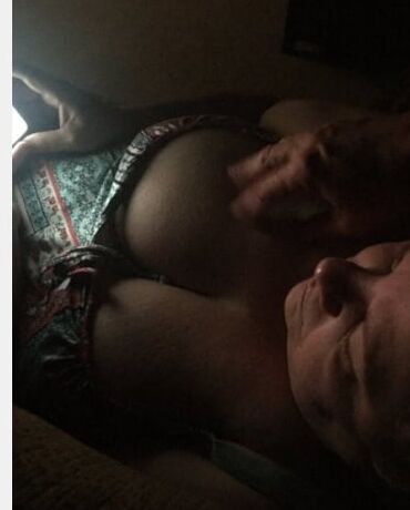Sexy BBW wife