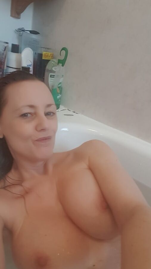 Slutty Milf Pose