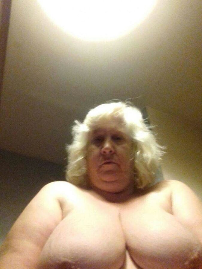 Ex-lover from Reading, uk. Shes married and dirty :)