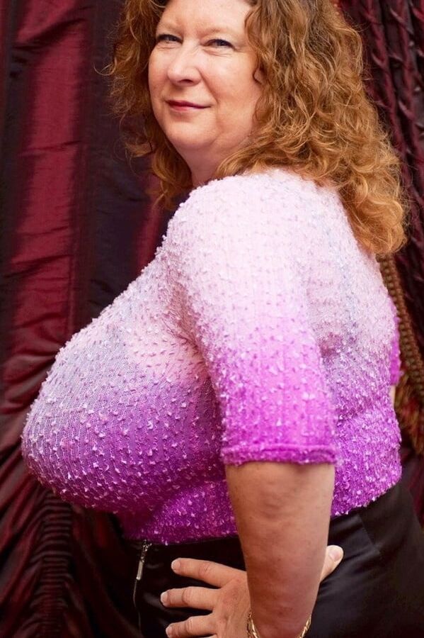 BUSTY GRANNIES ARE HOT TOO!