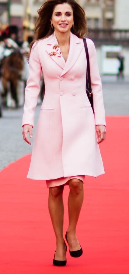 Queen Rania of Jordon in Pantyhose