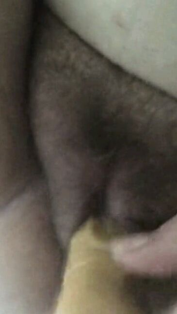 La Carla e il dildo usato trovato in un posto