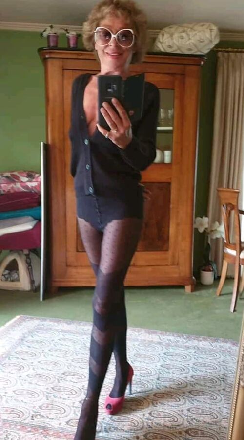 Hot pantyhose Mom