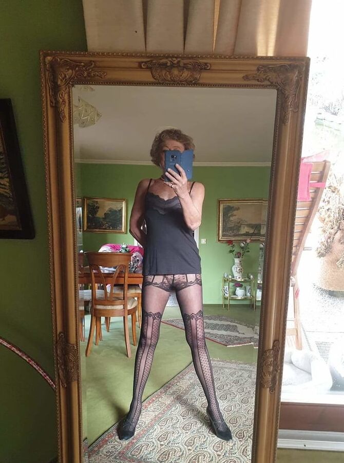 Hot pantyhose Mom