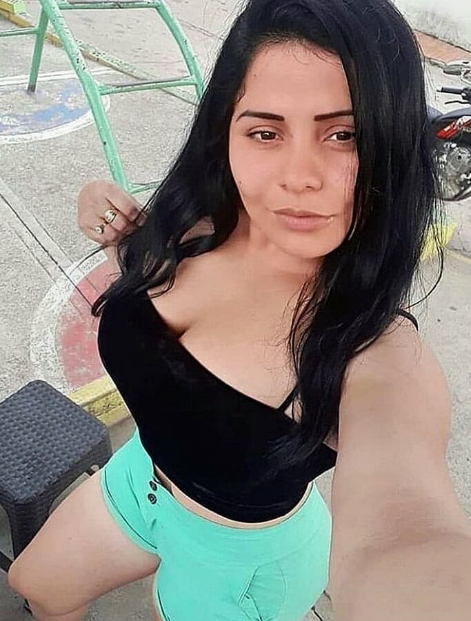 Turkish slut Hatun from Izmir yrs.
