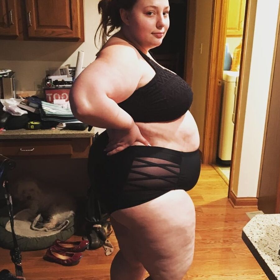 Fat Chicks With Deceptively Thin Faces