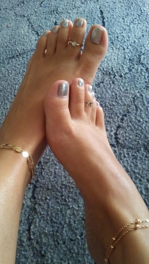Only Feet (no nude)