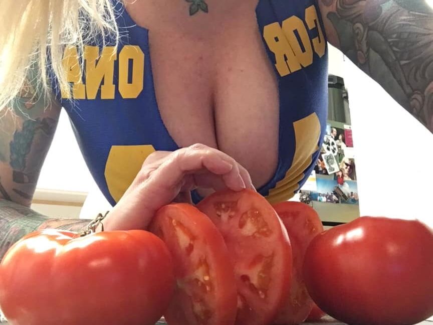 Thicc Sandwich Wench