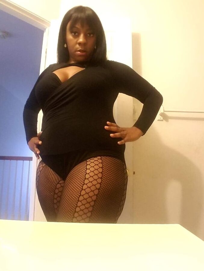 Black Sexy slut being a sexy