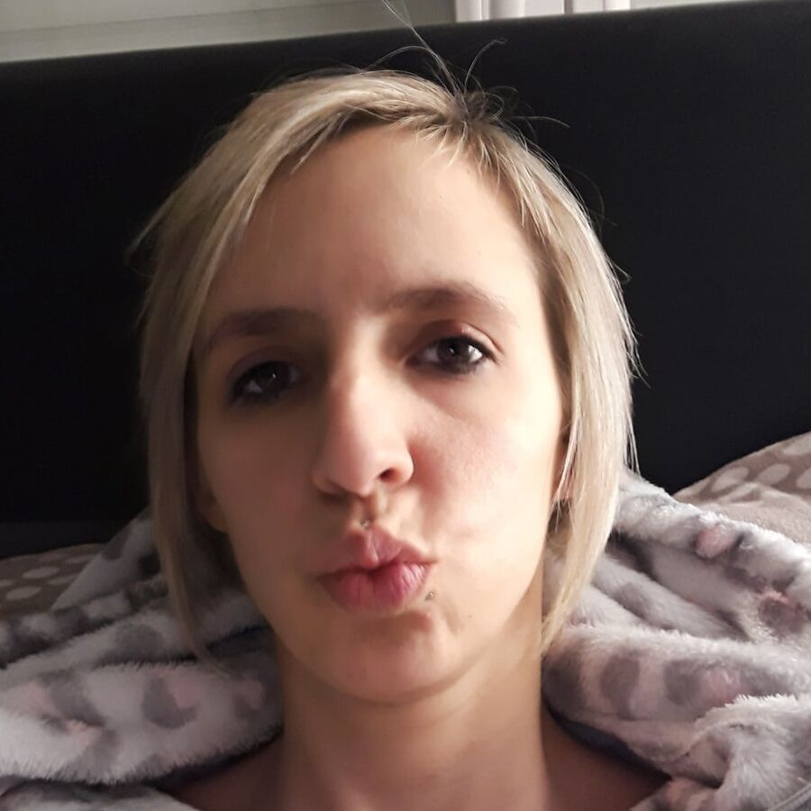 Lachiennedu tiffany salope slut exposed