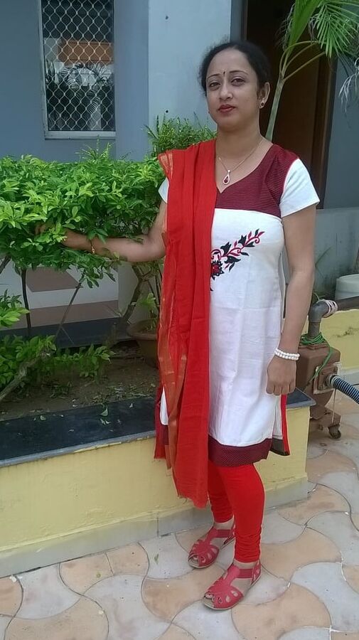 BengaliBustyWife