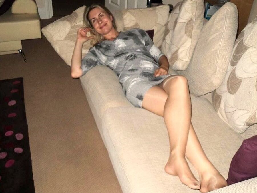 UK Pantyhose Beauty