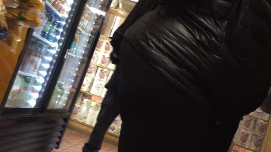 SSBBW PHAT ASS BUSTING OUT COAT