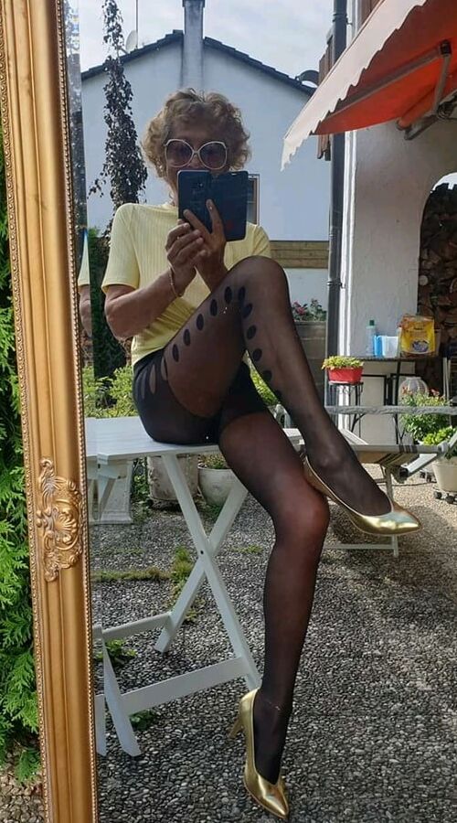 Hot pantyhose Mom