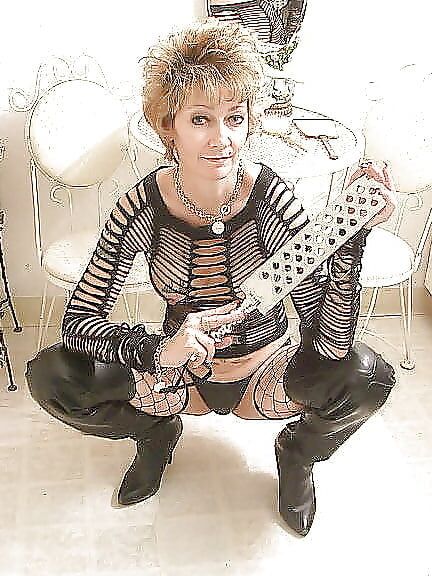 Older Dominas