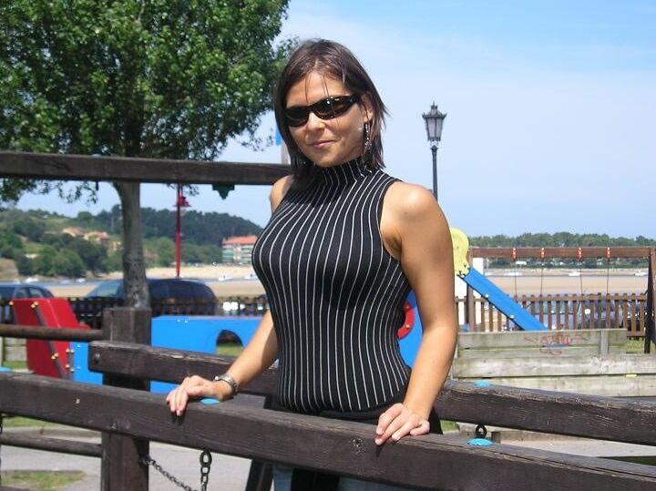 Sexy &amp; Slutty Retro MILF