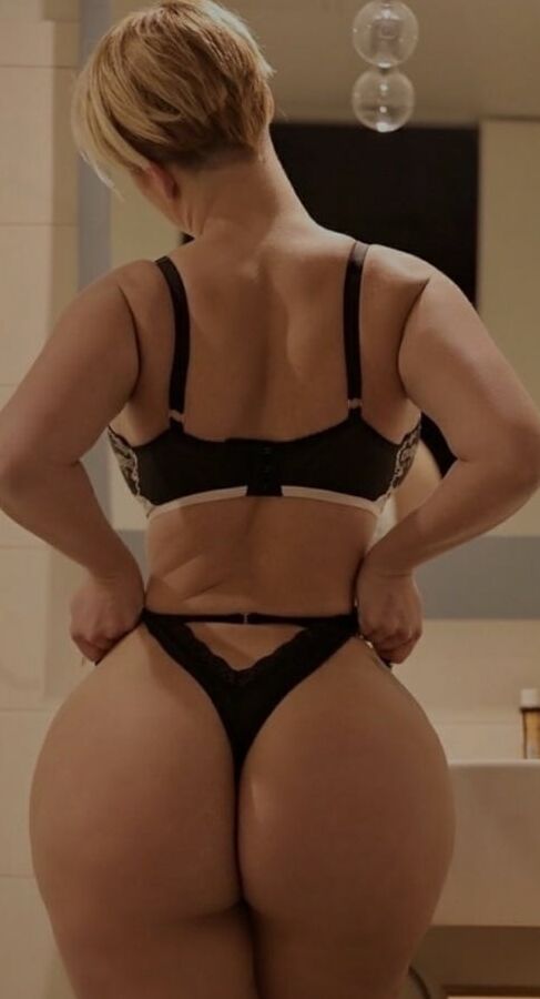 HOURGLASS CURVES MAKE STR HARDWOOD