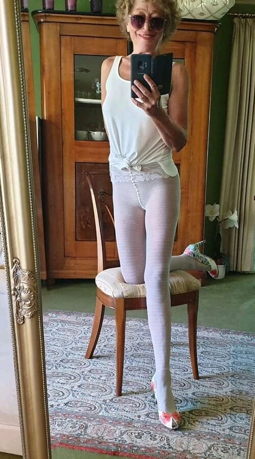 Hot pantyhose Mom