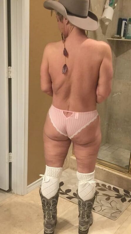 Sexy fat asses in panties and thongs